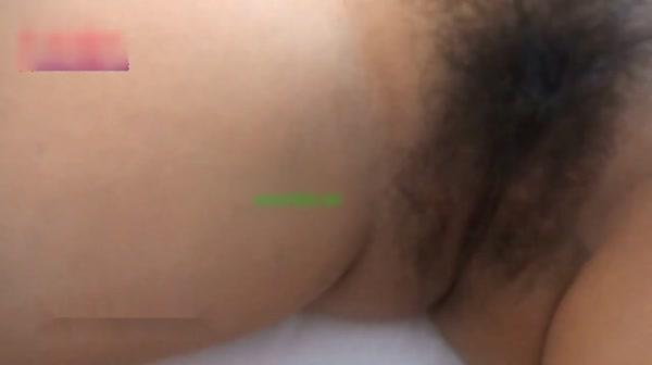 迷人的D罩杯美女被同事灌醉带到酒店操,喝了太多,竟然干尿了